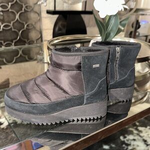 Ugg Ridge Mini Water Boots